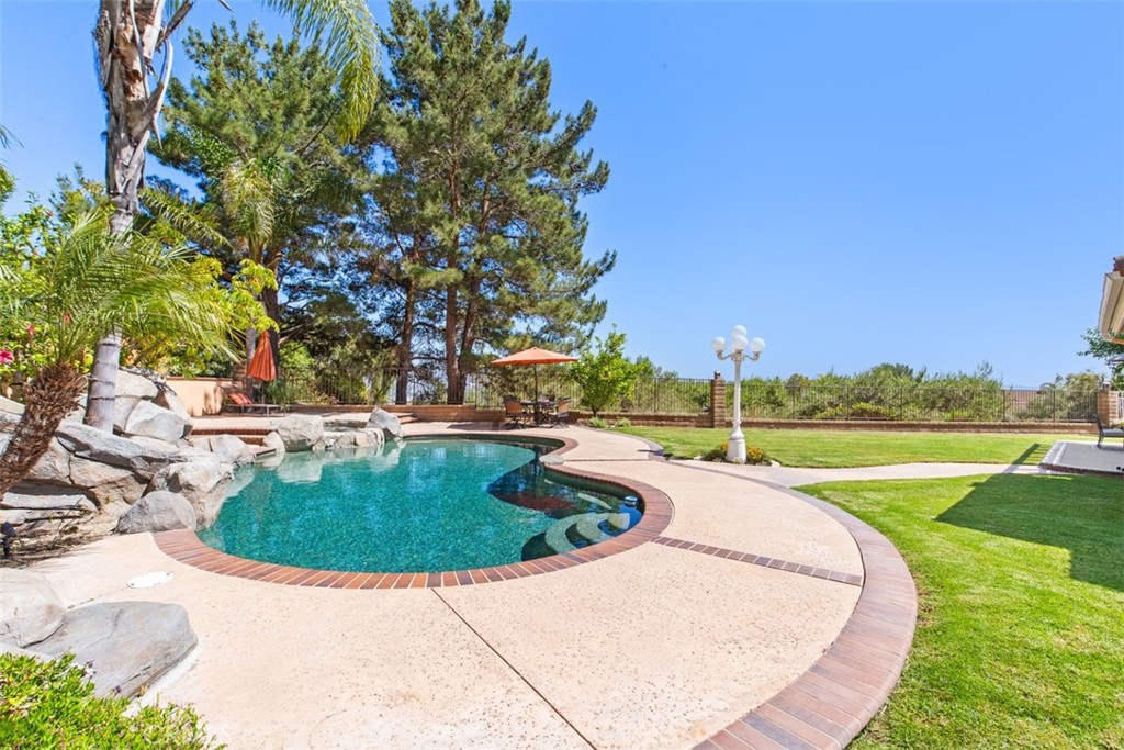 21675 Waterford Drive