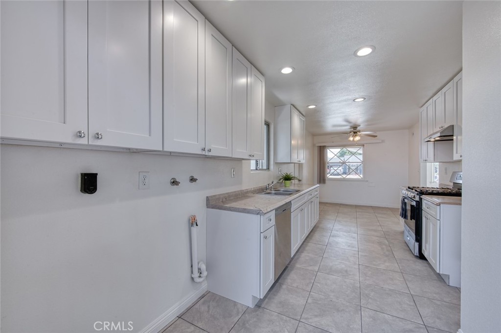 13851 La Vaughn Street