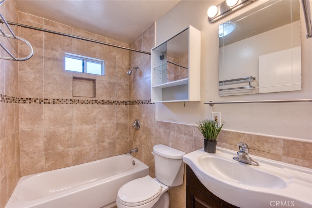 13851 La Vaughn Street