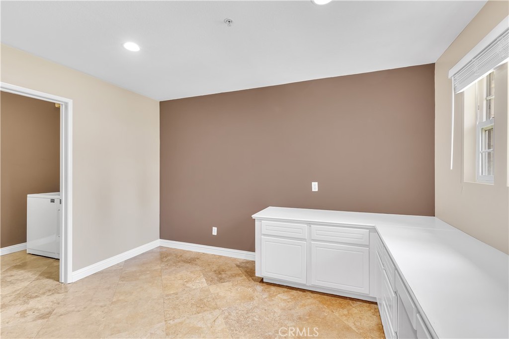 101 Avendale Boulevard 23