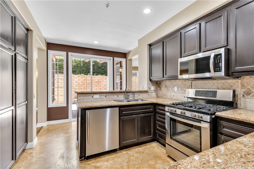 101 Avendale Boulevard 23