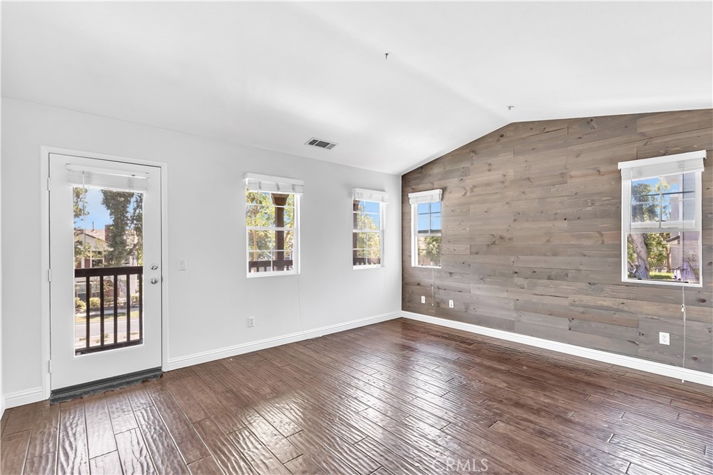 101 Avendale Boulevard 23