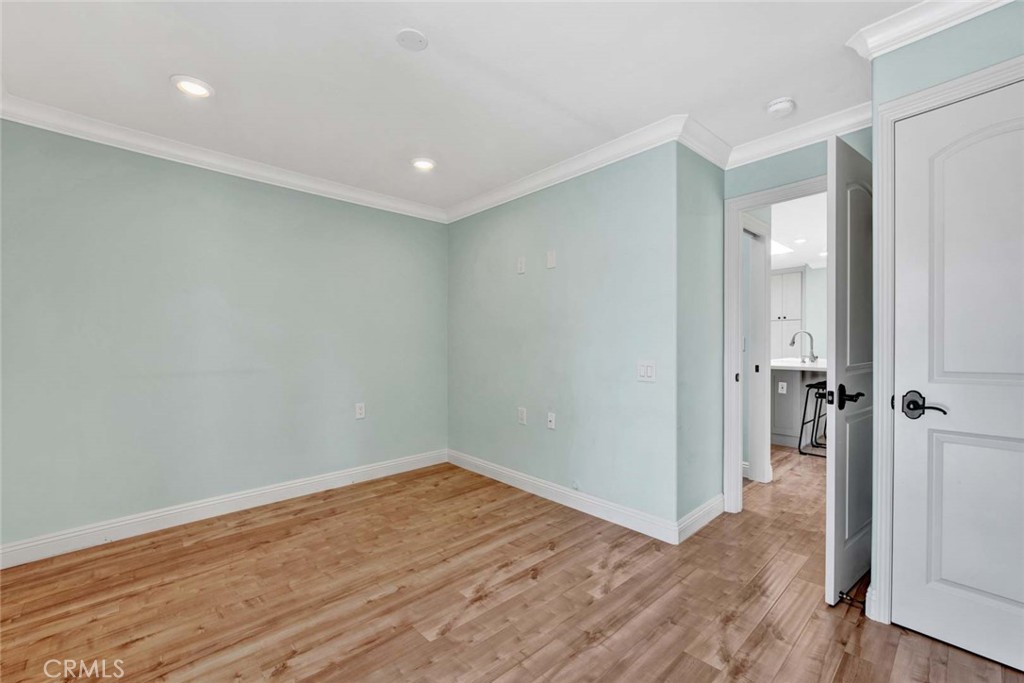 2328 Via Mariposa W Q