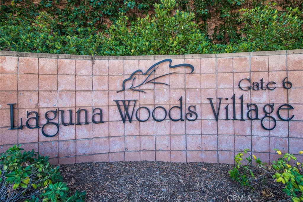 2328 Via Mariposa W Q