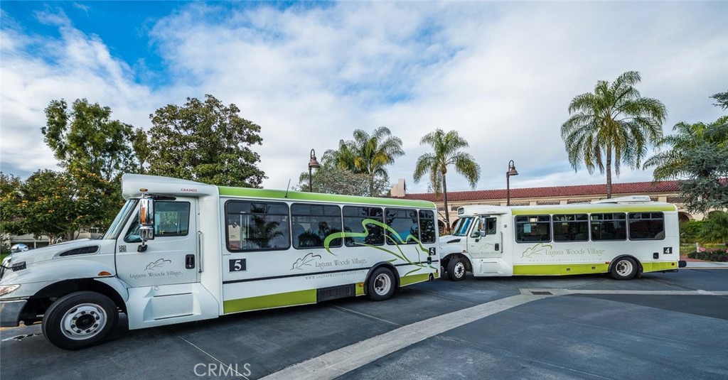 2328 Via Mariposa W Q