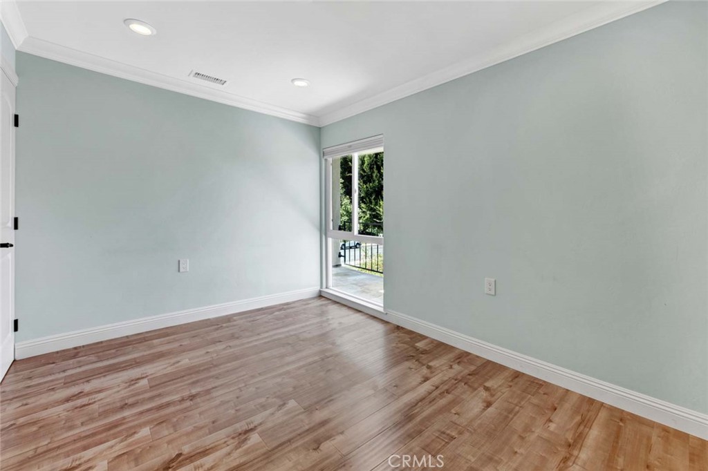 2328 Via Mariposa W Q