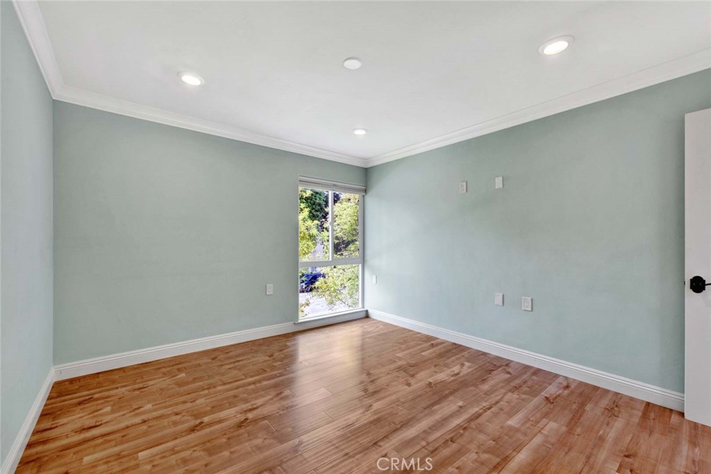 2328 Via Mariposa W Q