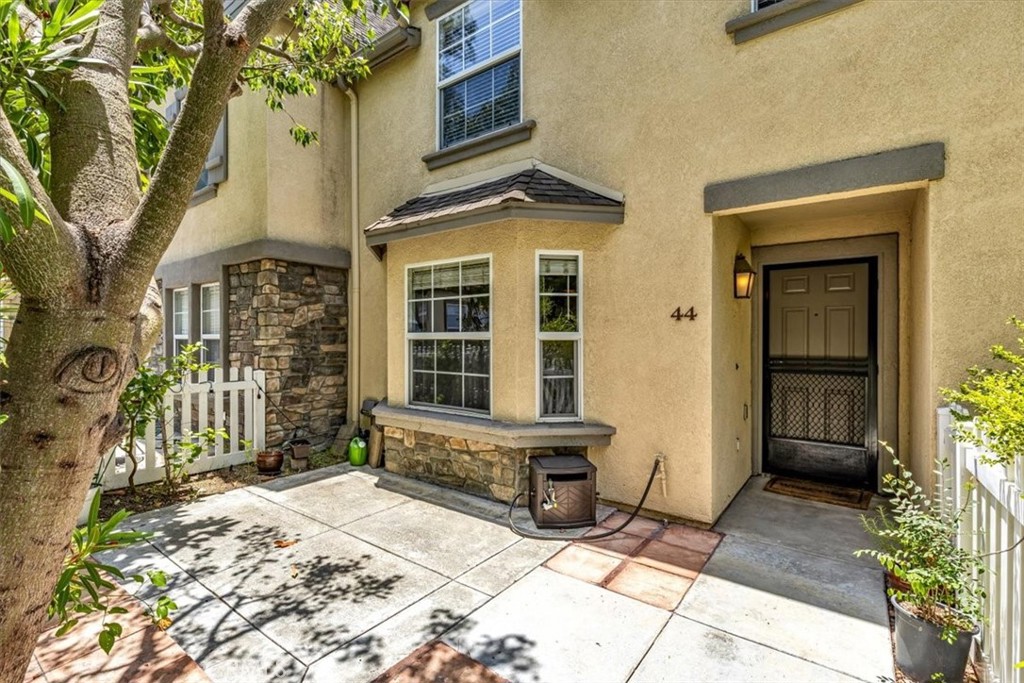44 Three Vines Court