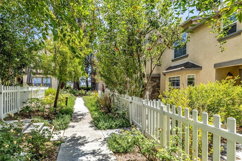 44 Three Vines Court