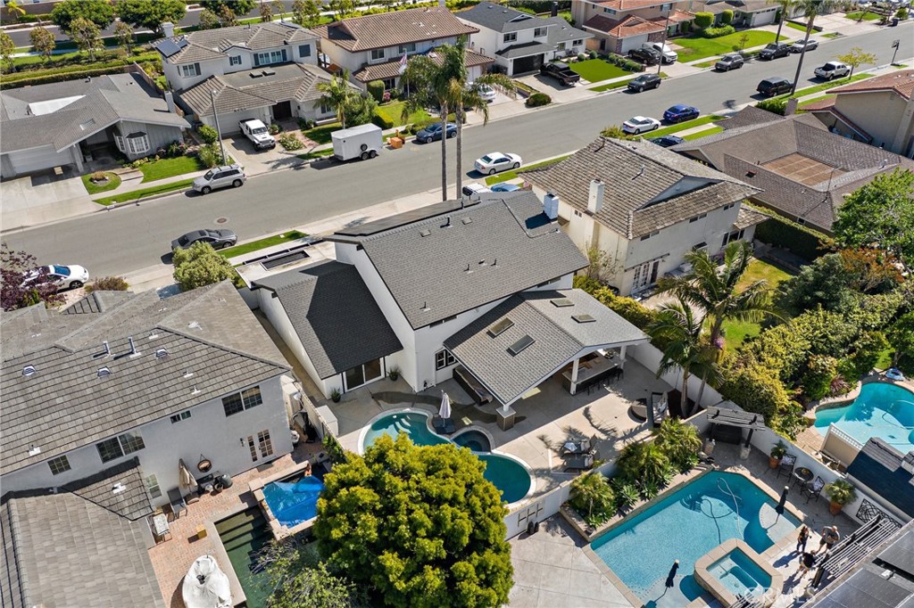 5341 Kenilworth Drive