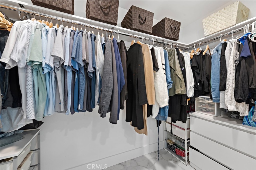 5341 Kenilworth Drive