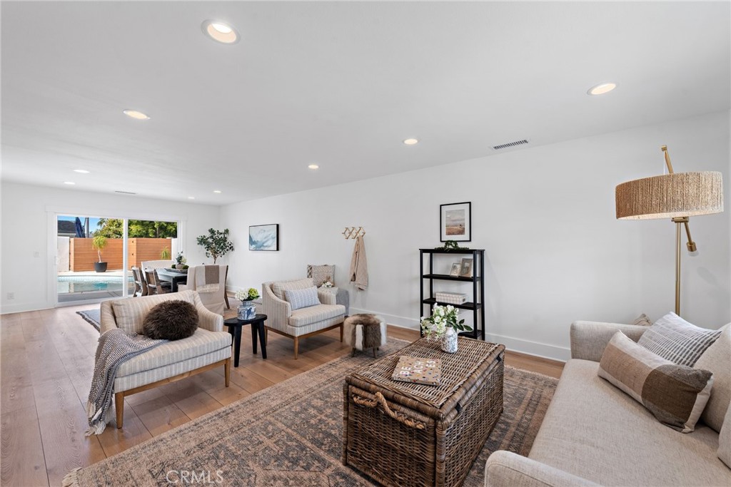 5341 Kenilworth Drive