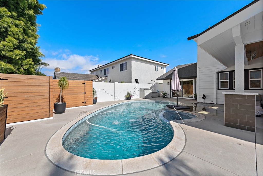 5341 Kenilworth Drive