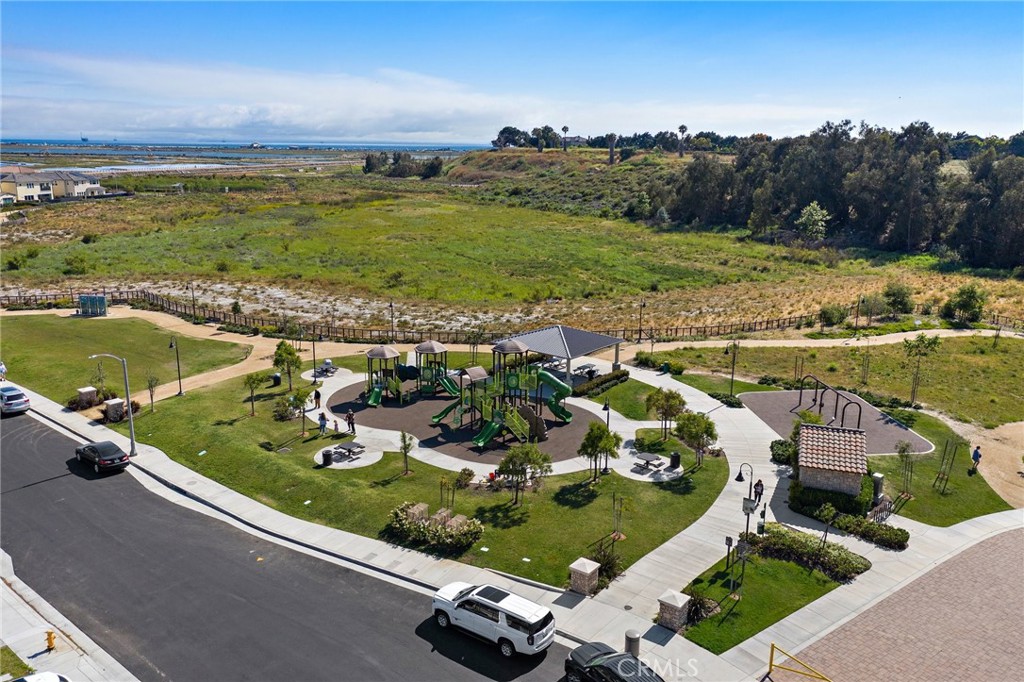 5341 Kenilworth Drive