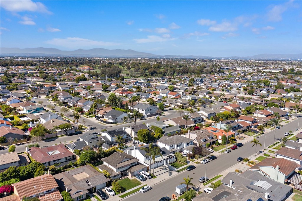 5341 Kenilworth Drive