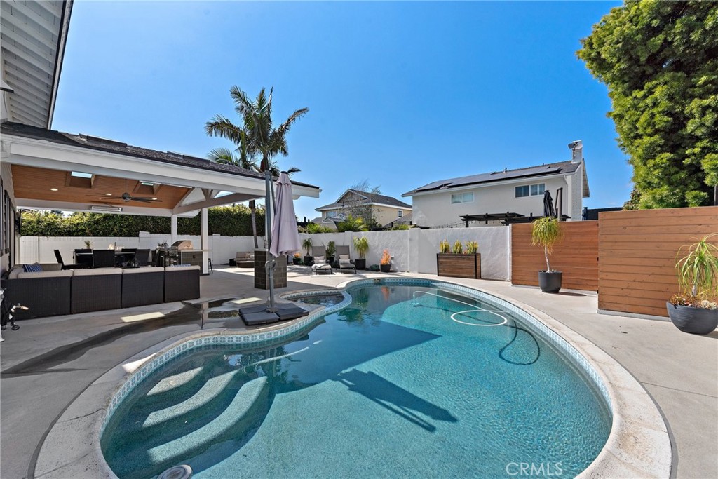 5341 Kenilworth Drive