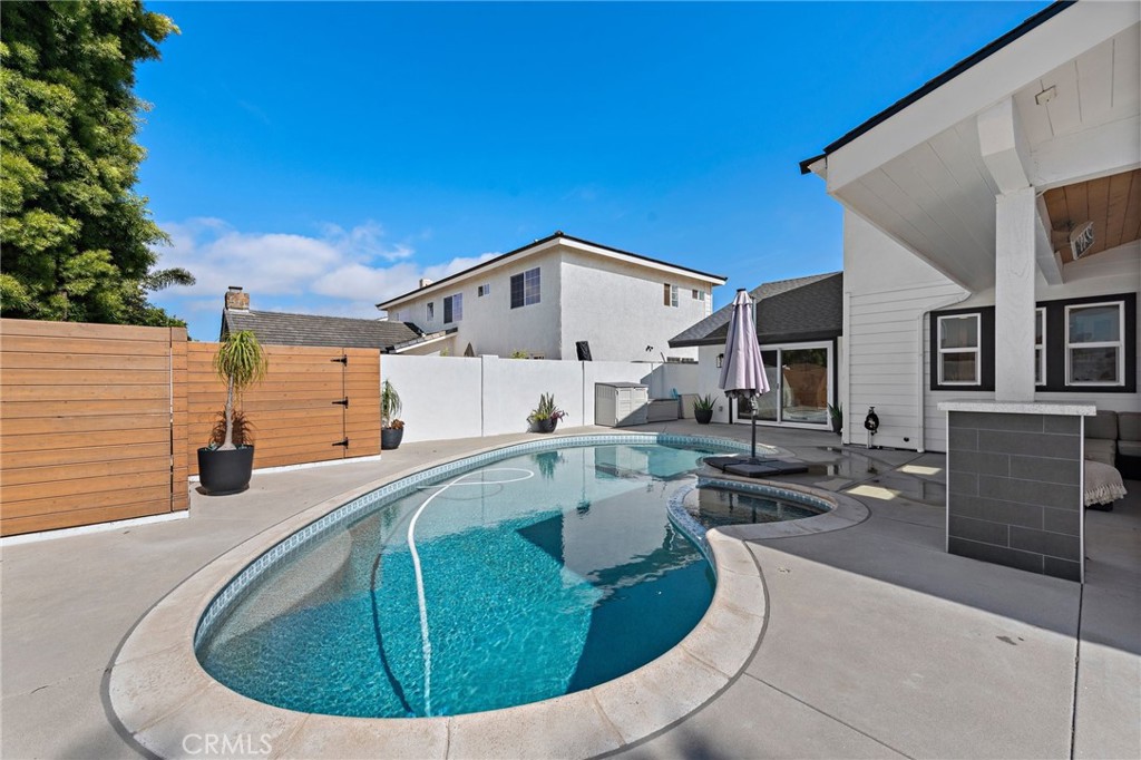 5341 Kenilworth Drive