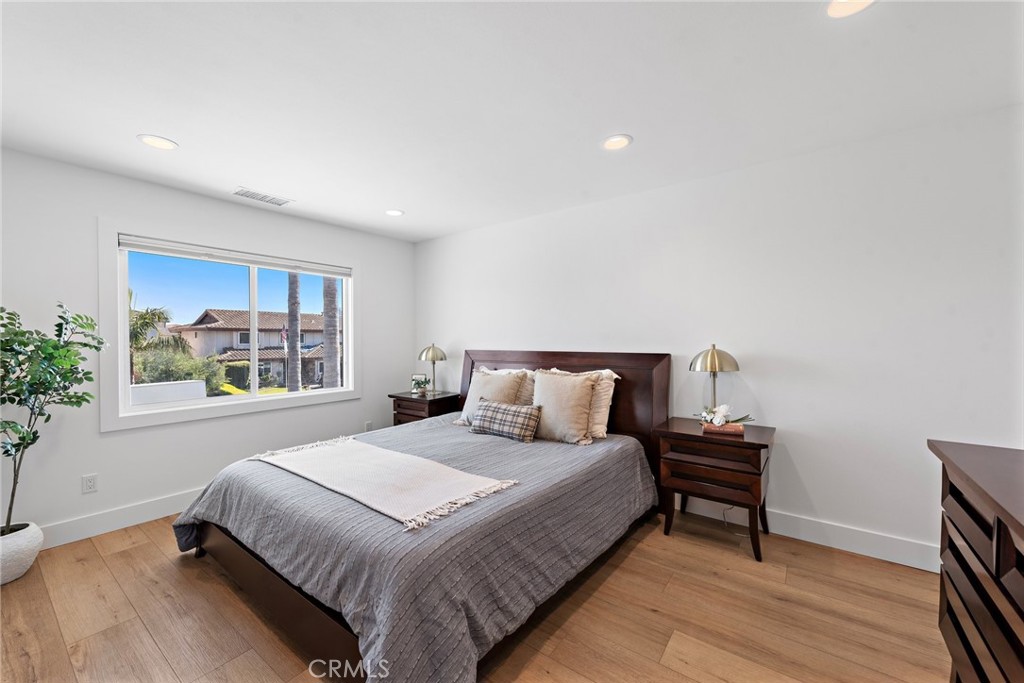 5341 Kenilworth Drive