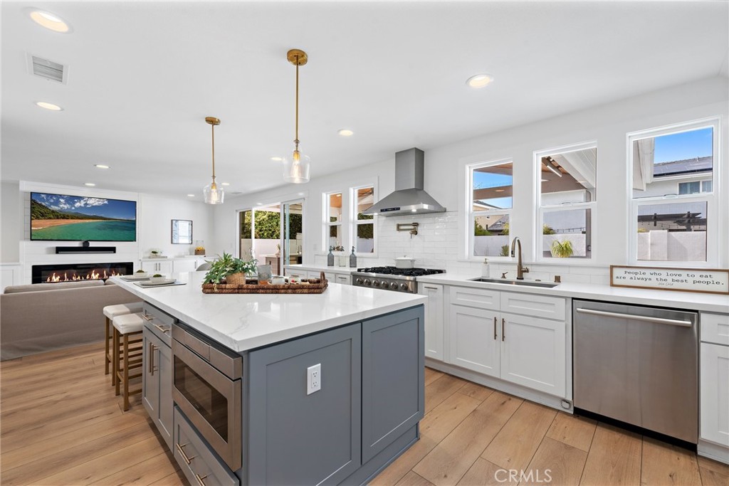 5341 Kenilworth Drive