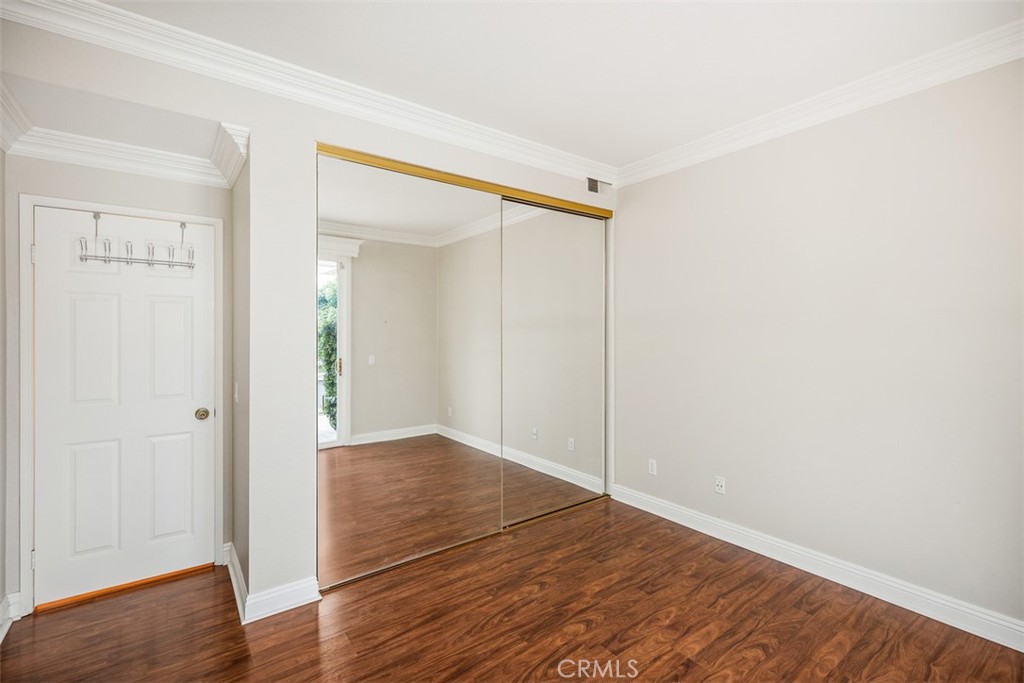 32 Suffolk Downs 105