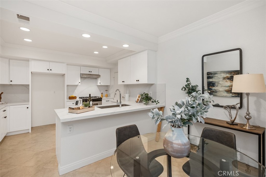 32 Suffolk Downs 105