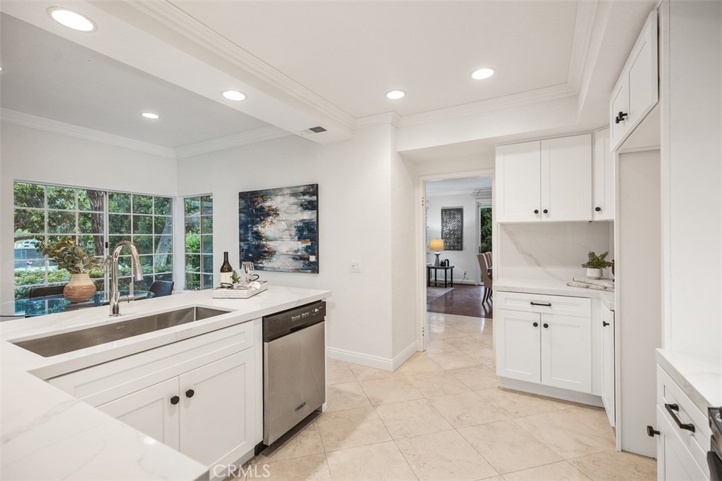 32 Suffolk Downs 105