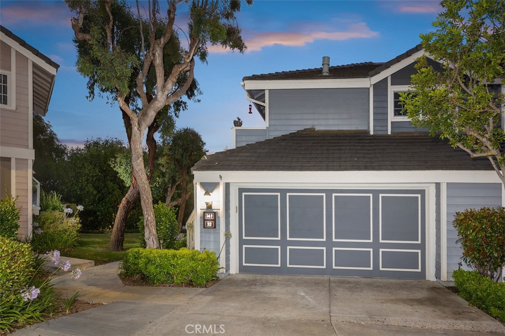 32 Suffolk Downs 105