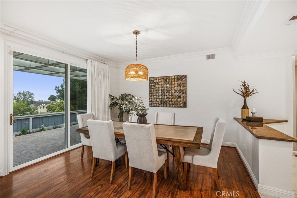 32 Suffolk Downs 105