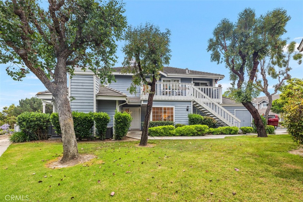 32 Suffolk Downs 105