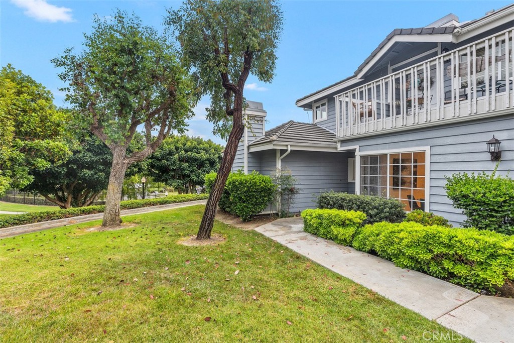 32 Suffolk Downs 105