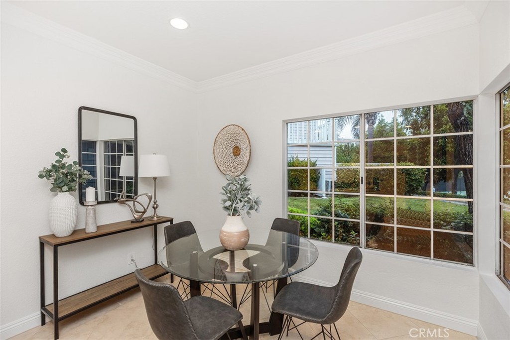 32 Suffolk Downs 105