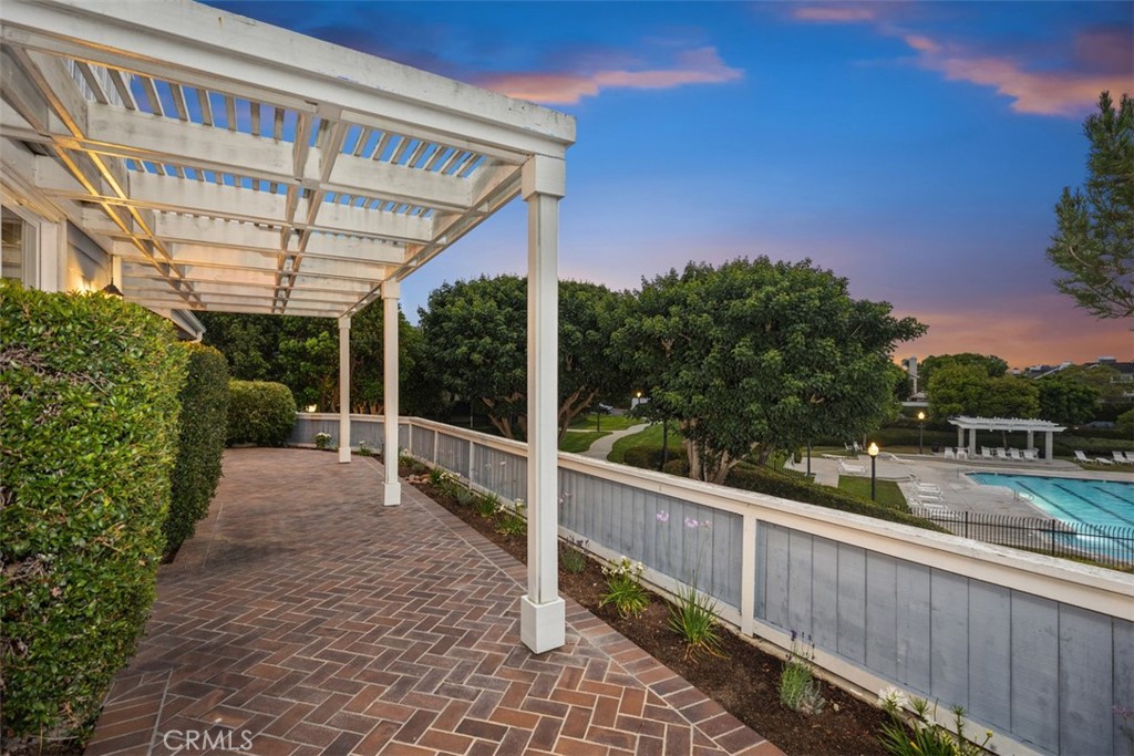 32 Suffolk Downs 105