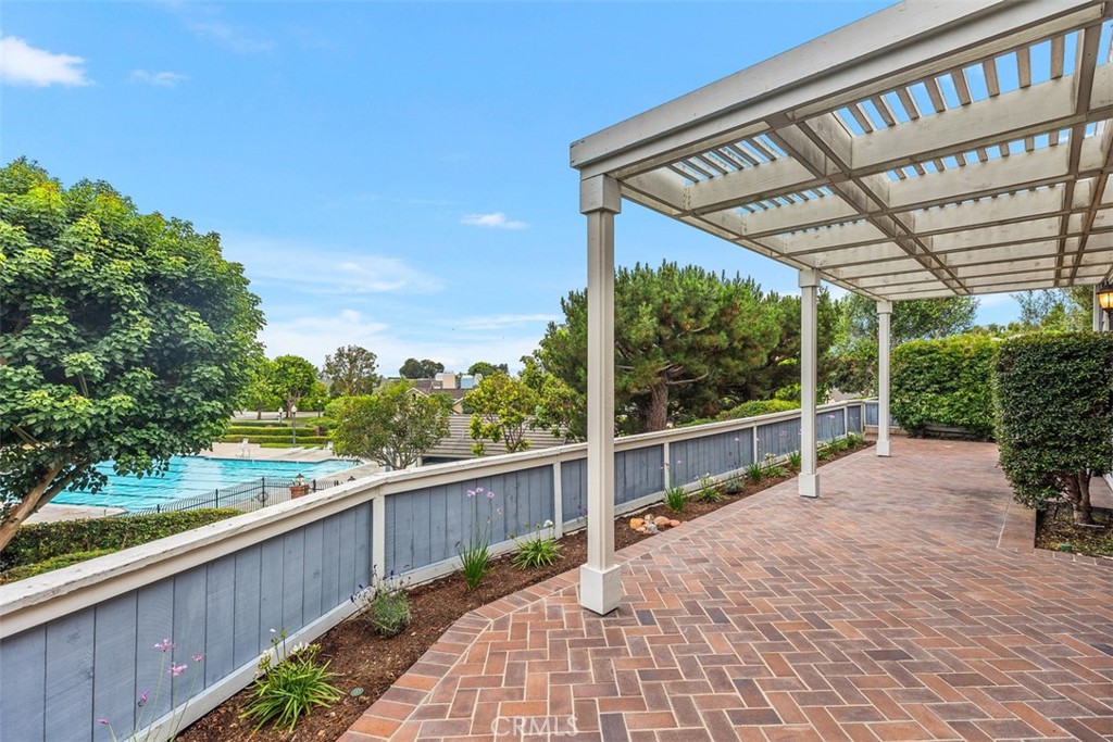 32 Suffolk Downs 105