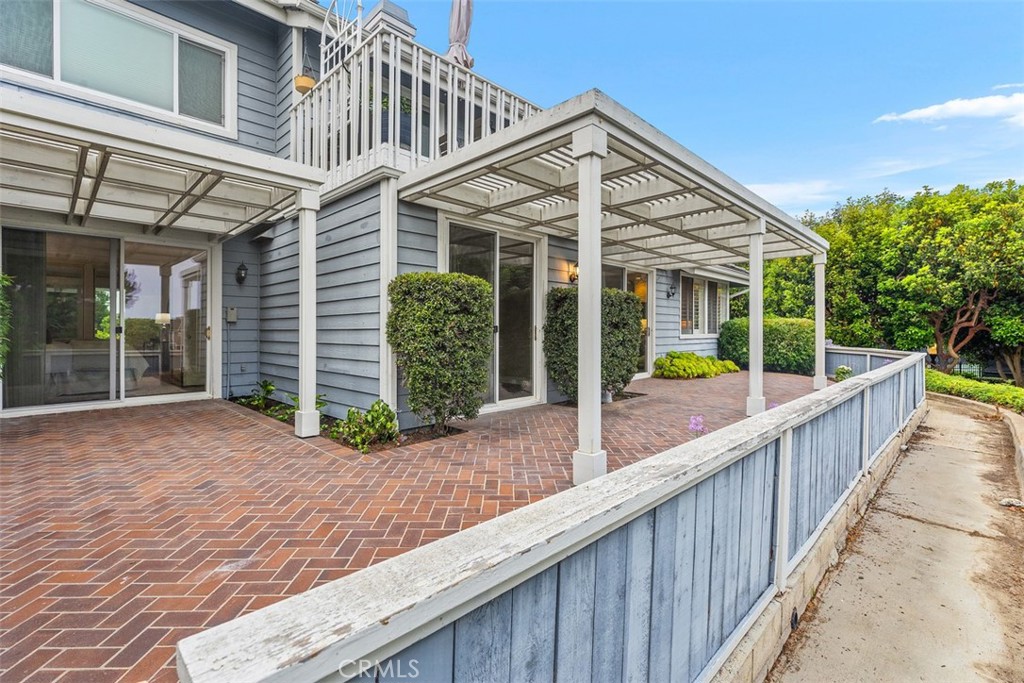 32 Suffolk Downs 105