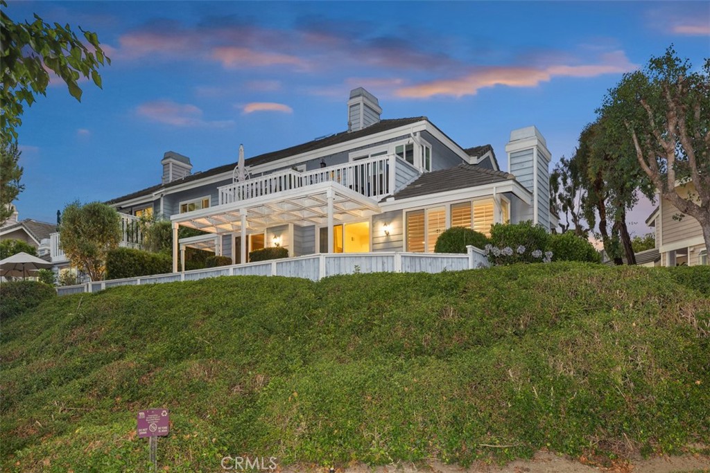 32 Suffolk Downs 105