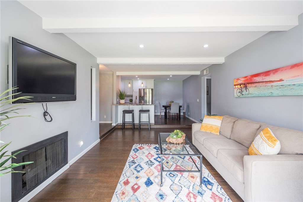 21372 Brookhurst Street 318