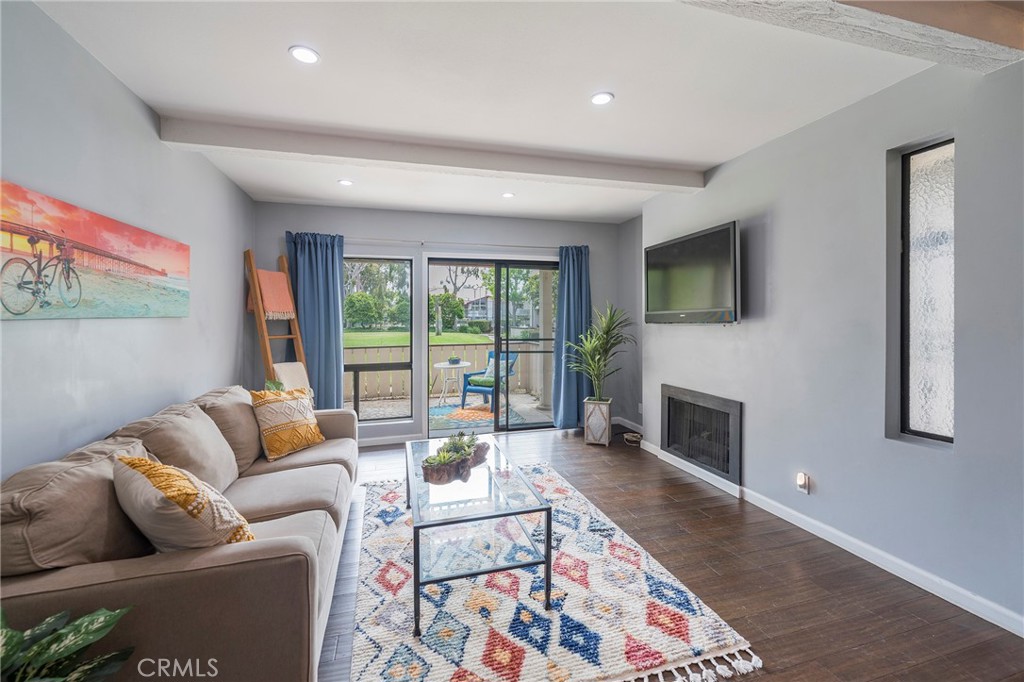 21372 Brookhurst Street 318