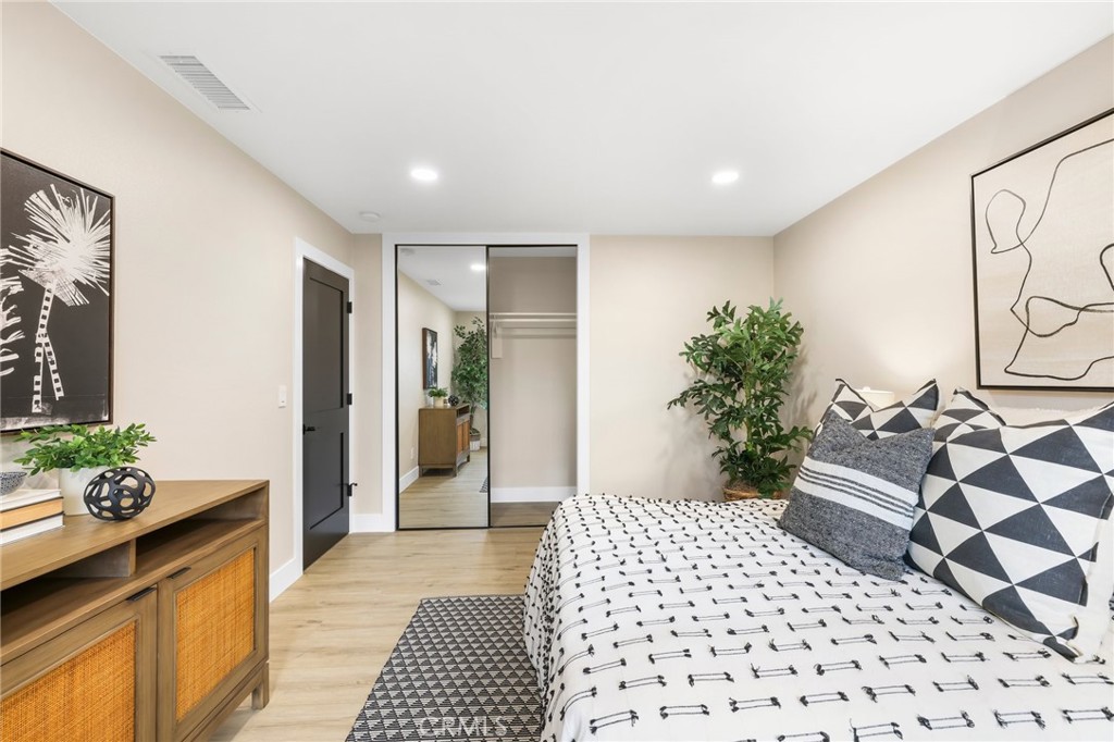 2104 N Greenbrier Street