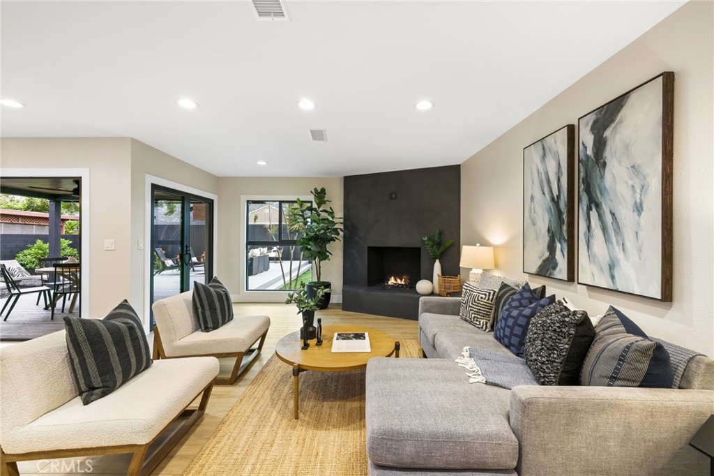 2104 N Greenbrier Street