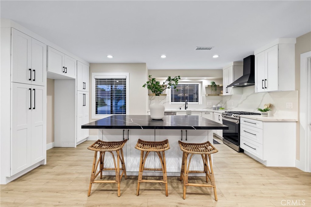 2104 N Greenbrier Street