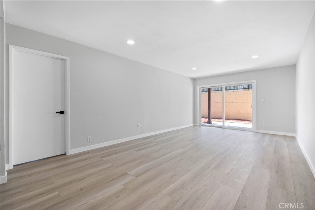 1010 W MacArthur Boulevard 54