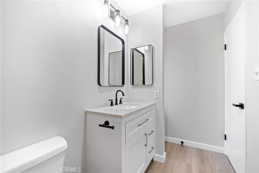 1010 W MacArthur Boulevard 54