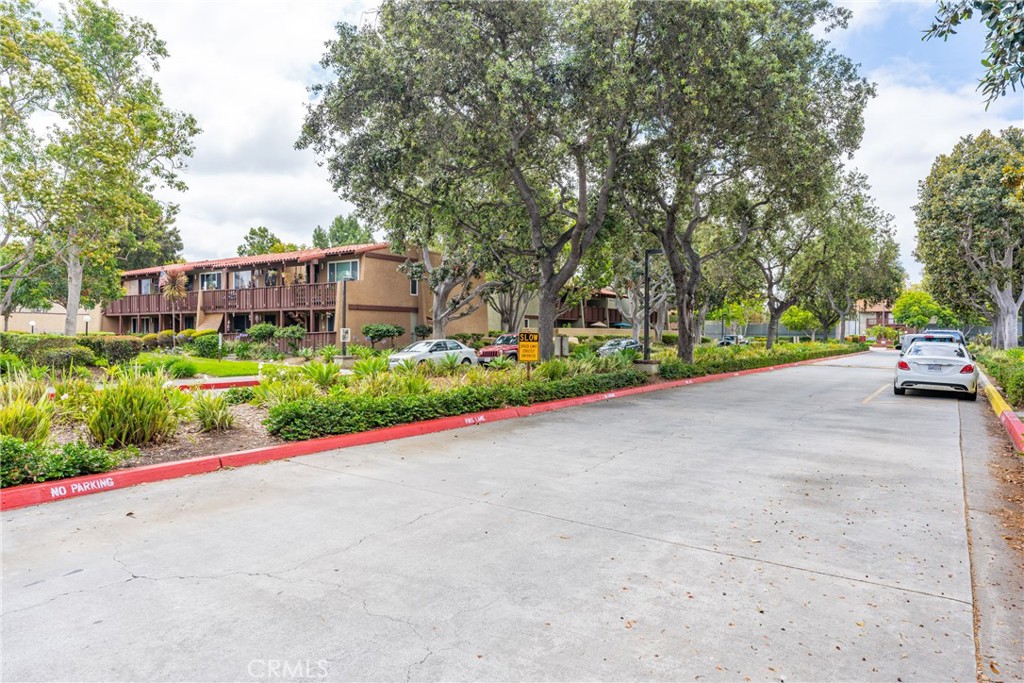 1010 W MacArthur Boulevard 54