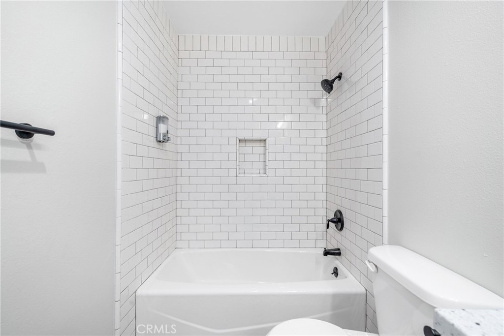 1010 W MacArthur Boulevard 54