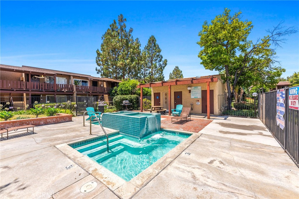 1010 W MacArthur Boulevard 54