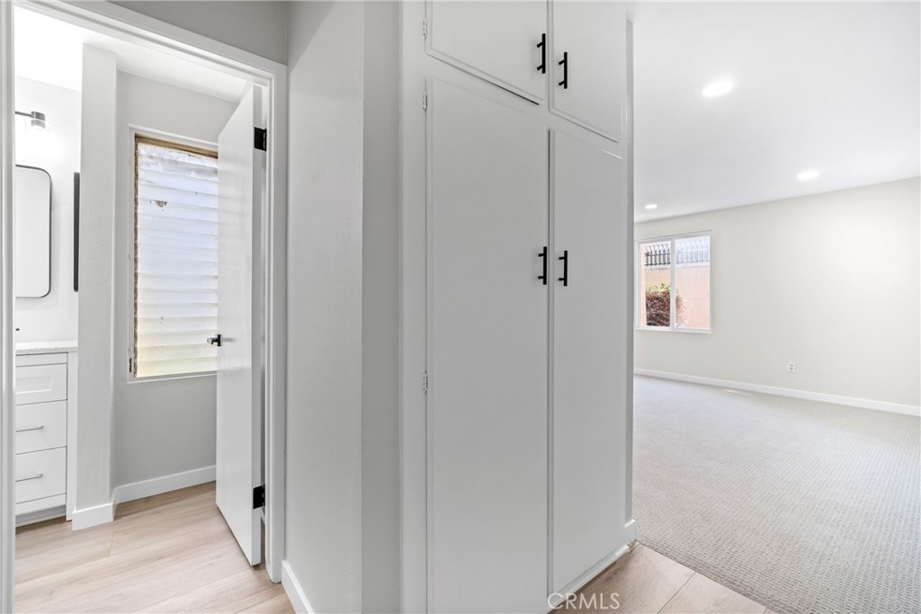 1010 W MacArthur Boulevard 54