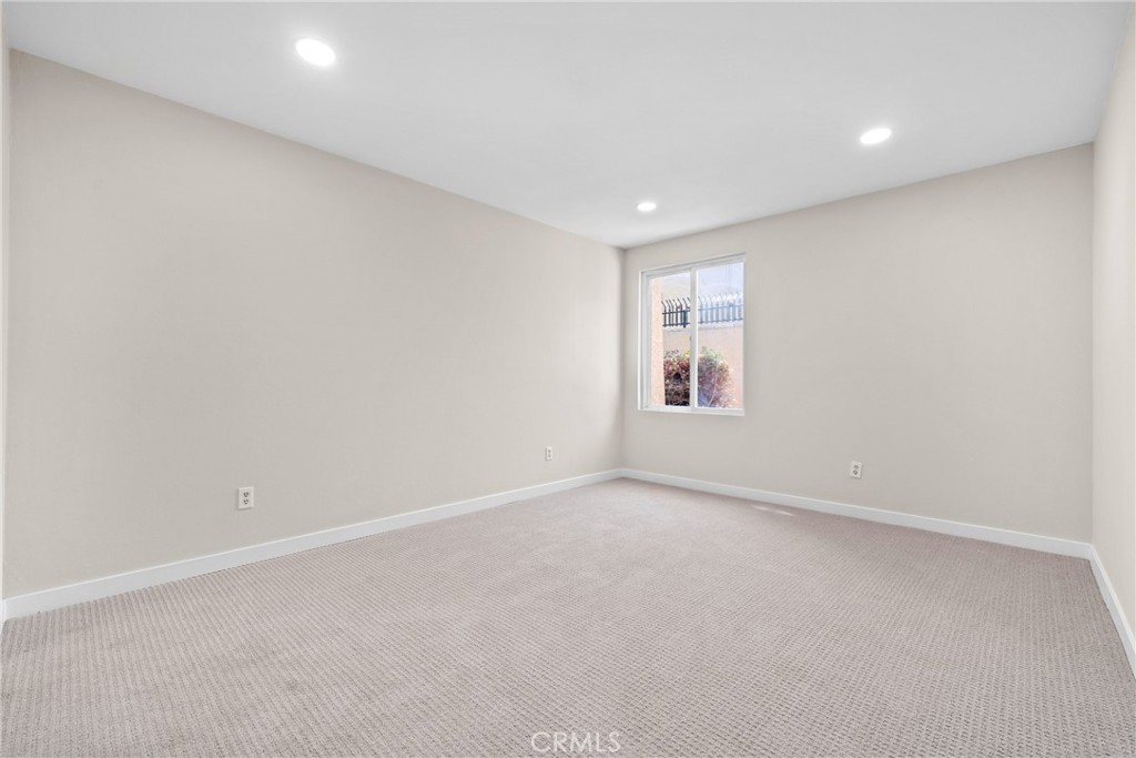 1010 W MacArthur Boulevard 54