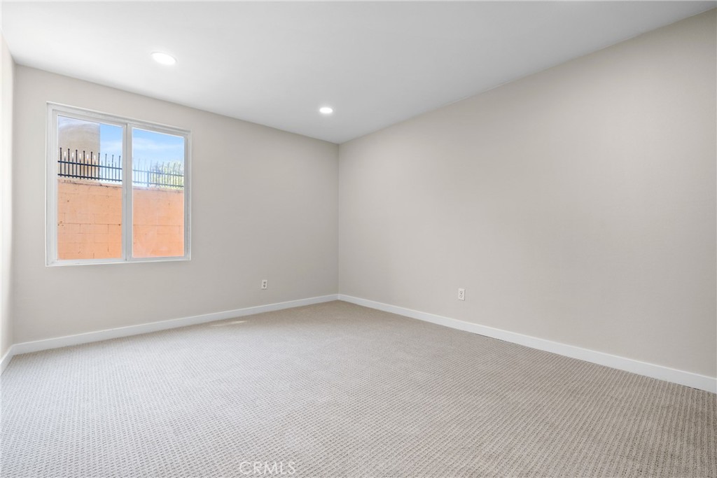 1010 W MacArthur Boulevard 54