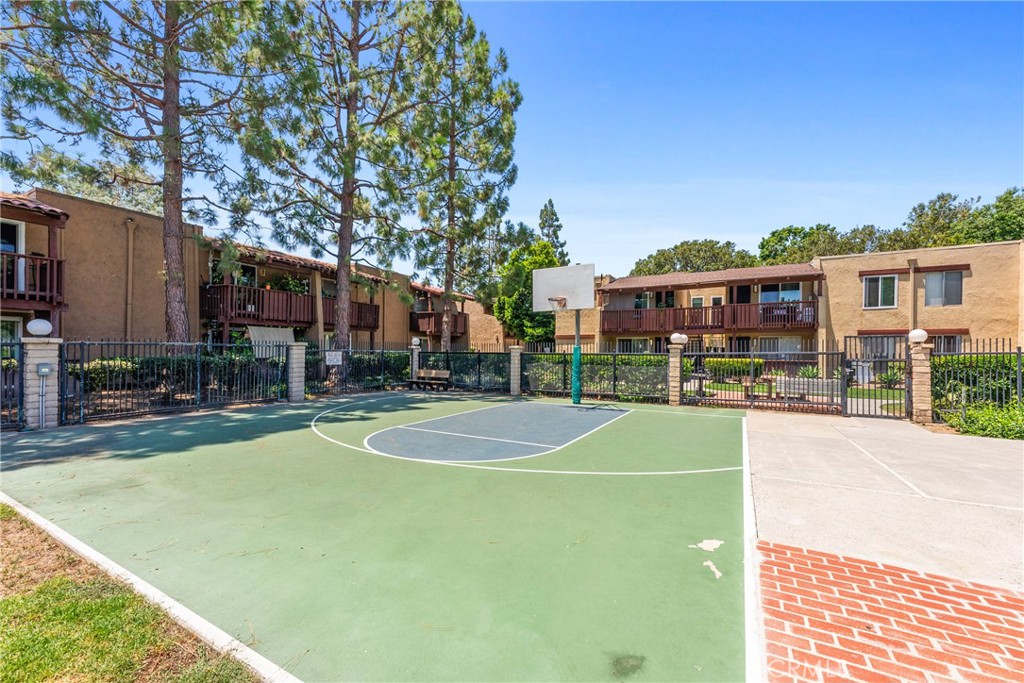 1010 W MacArthur Boulevard 54