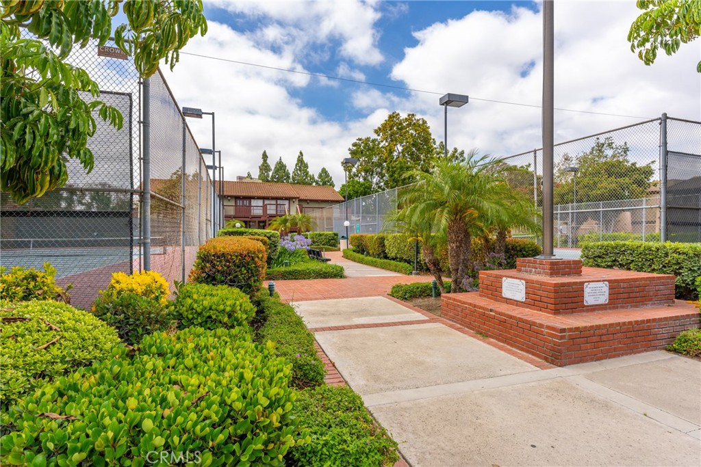 1010 W MacArthur Boulevard 54